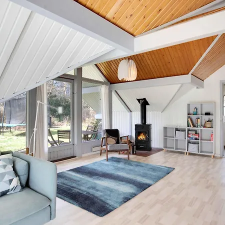 With Wood-burning Stove And Pavilion Holiday home Jaegerspris